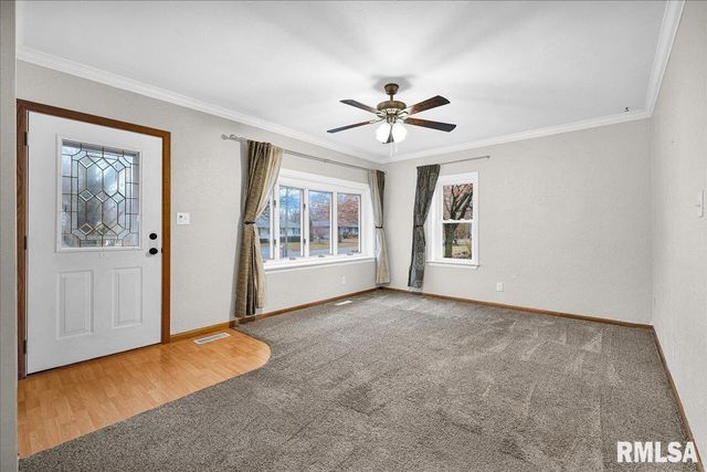 6213 N Saint Marys Road, Peoria, IL 61614