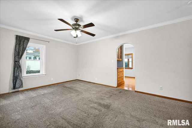 6213 N Saint Marys Road, Peoria, IL 61614