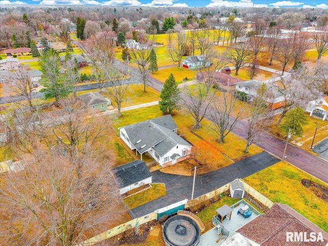 6213 N Saint Marys Road, Peoria, IL 61614