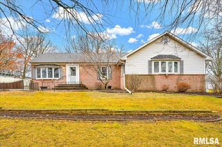 6213 N Saint Marys Road, Peoria, IL 61614