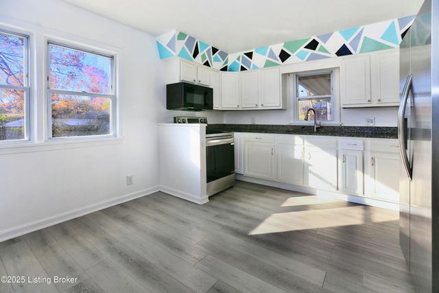 4012 Retreat Rd, Louisville, KY 40219