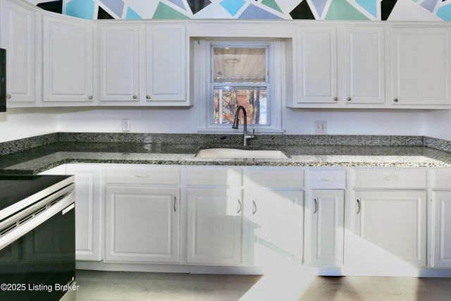 4012 Retreat Rd, Louisville, KY 40219