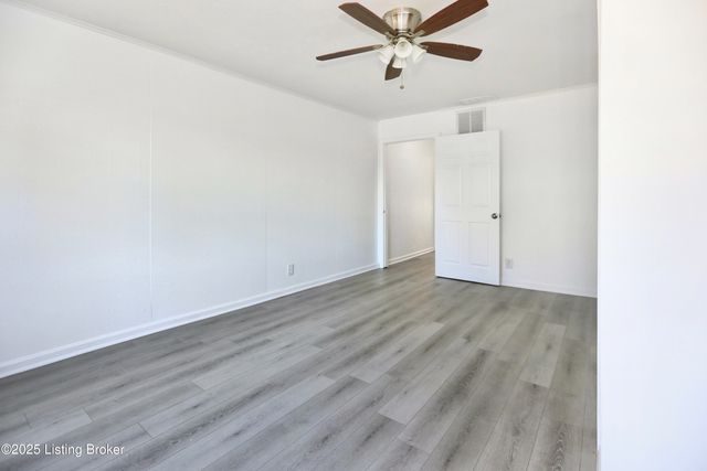 4012 Retreat Rd, Louisville, KY 40219