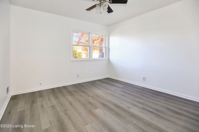 4012 Retreat Rd, Louisville, KY 40219