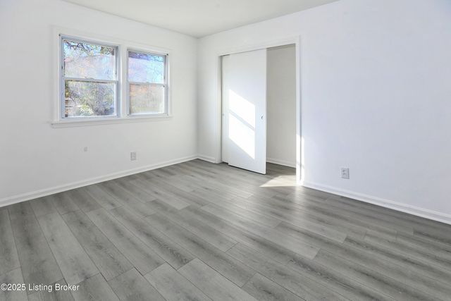 4012 Retreat Rd, Louisville, KY 40219