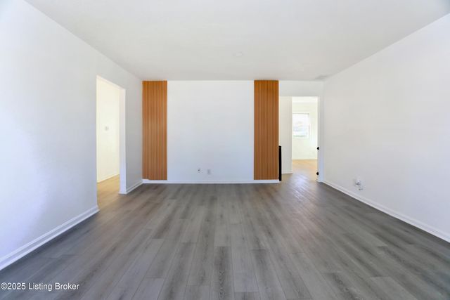 4012 Retreat Rd, Louisville, KY 40219