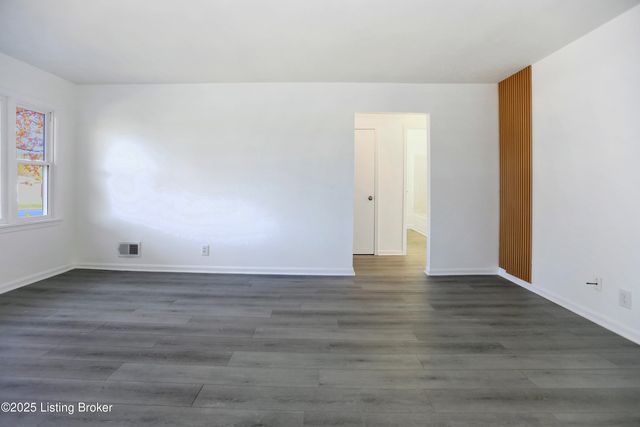 4012 Retreat Rd, Louisville, KY 40219