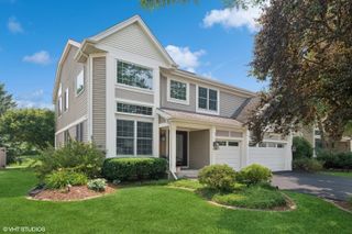 1085 Village Lane, Gurnee, IL 60031