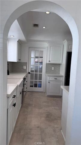 1260 W 81st, Los Angeles, CA 90044