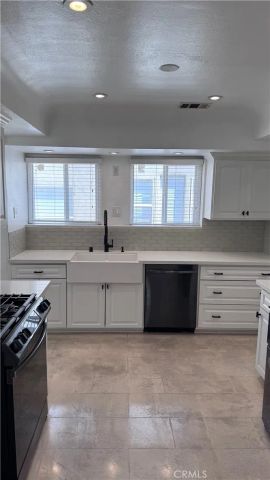 1260 W 81st, Los Angeles, CA 90044