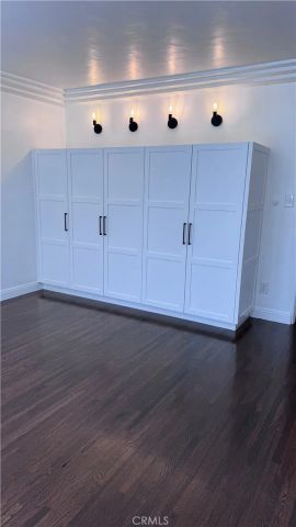 1260 W 81st, Los Angeles, CA 90044