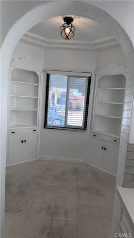 1260 W 81st, Los Angeles, CA 90044