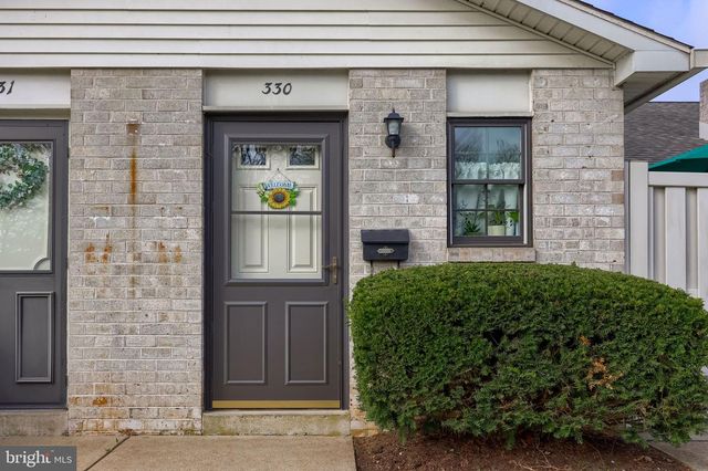330 VALLEYBROOK DR, Lancaster, PA 17601