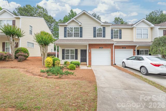 15583 Stronvar House Lane, Charlotte, NC 28277
