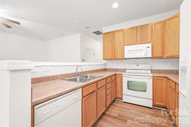 15583 Stronvar House Lane, Charlotte, NC 28277