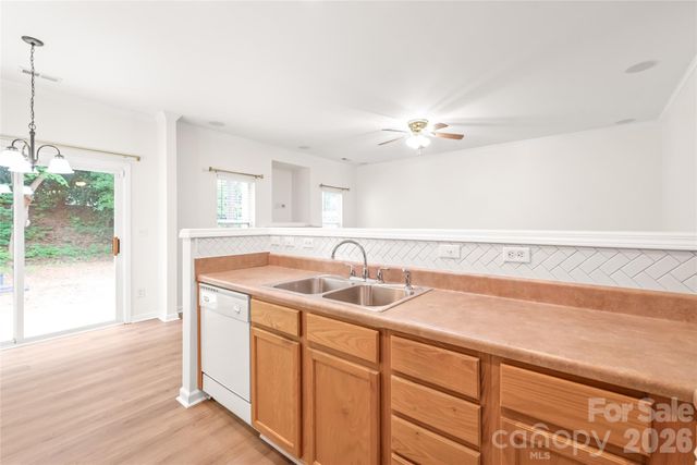 15583 Stronvar House Lane, Charlotte, NC 28277