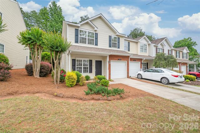15583 Stronvar House Lane, Charlotte, NC 28277