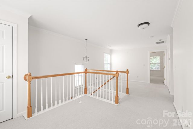 15583 Stronvar House Lane, Charlotte, NC 28277