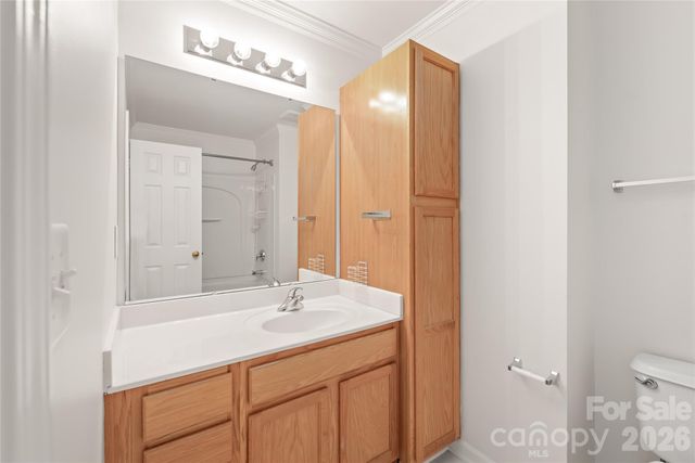 15583 Stronvar House Lane, Charlotte, NC 28277