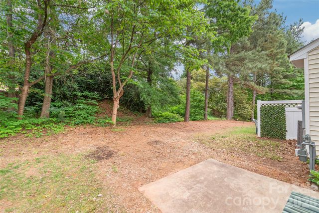 15583 Stronvar House Lane, Charlotte, NC 28277