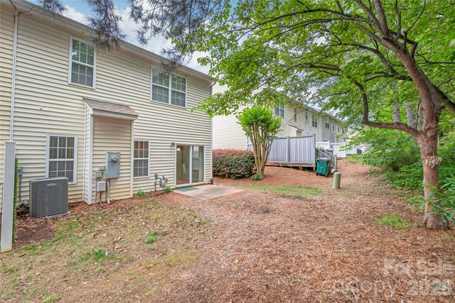 15583 Stronvar House Lane, Charlotte, NC 28277