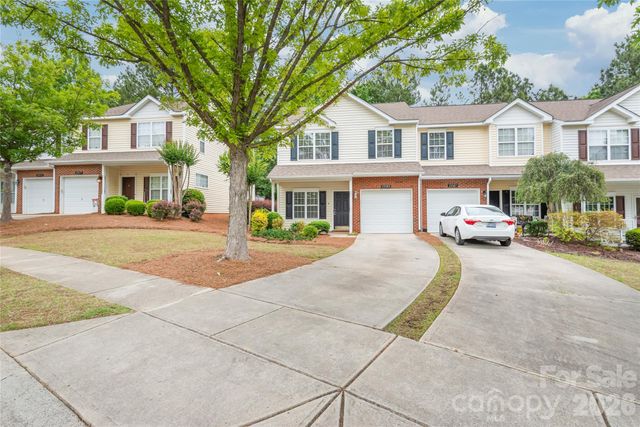 15583 Stronvar House Lane, Charlotte, NC 28277