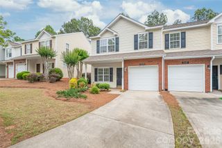15583 Stronvar House Lane, Charlotte, NC 28277