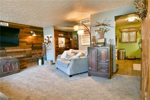 1317 Cedarwood Drive, Mineral Ridge, OH 44440