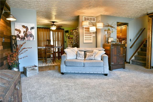 1317 Cedarwood Drive, Mineral Ridge, OH 44440