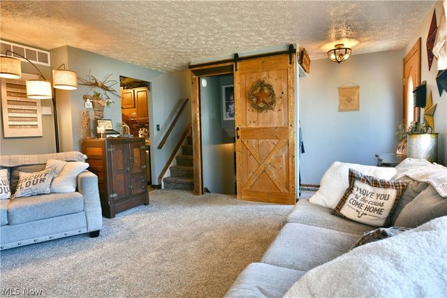 1317 Cedarwood Drive, Mineral Ridge, OH 44440