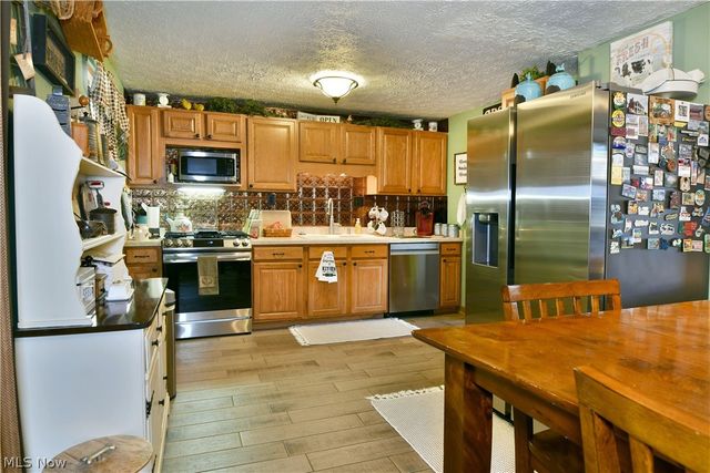 1317 Cedarwood Drive, Mineral Ridge, OH 44440