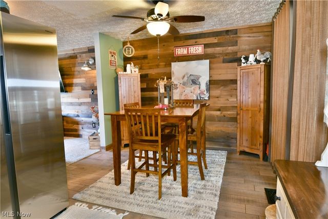 1317 Cedarwood Drive, Mineral Ridge, OH 44440