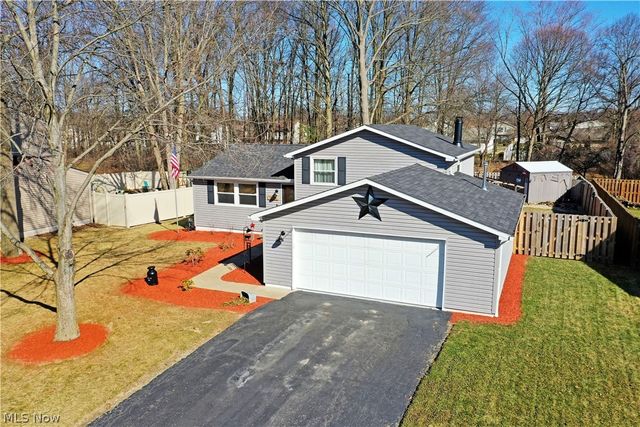 1317 Cedarwood Drive, Mineral Ridge, OH 44440