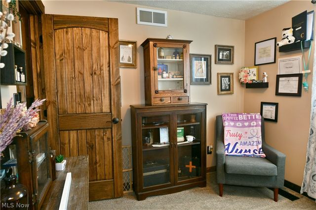 1317 Cedarwood Drive, Mineral Ridge, OH 44440