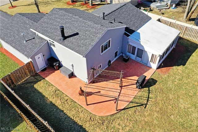 1317 Cedarwood Drive, Mineral Ridge, OH 44440