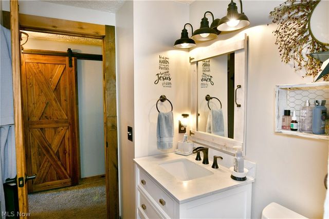 1317 Cedarwood Drive, Mineral Ridge, OH 44440