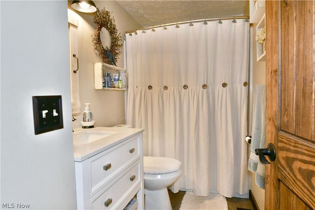 1317 Cedarwood Drive, Mineral Ridge, OH 44440