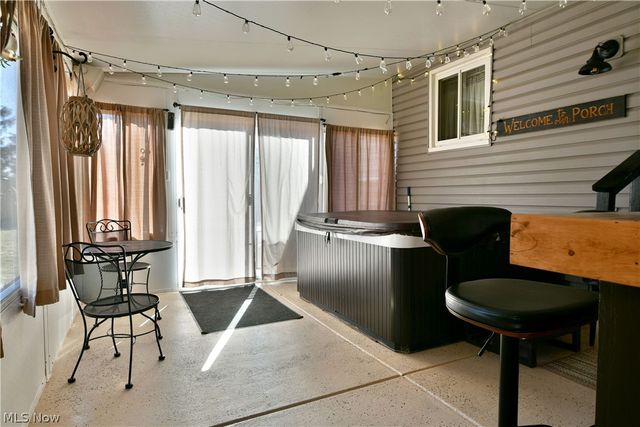 1317 Cedarwood Drive, Mineral Ridge, OH 44440