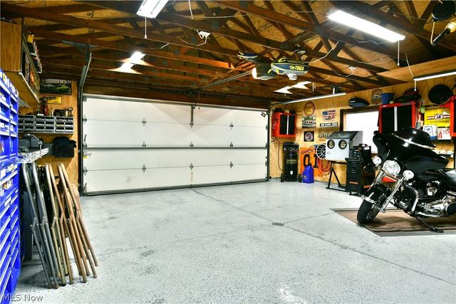 1317 Cedarwood Drive, Mineral Ridge, OH 44440