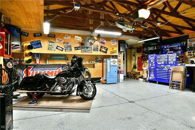 1317 Cedarwood Drive, Mineral Ridge, OH 44440