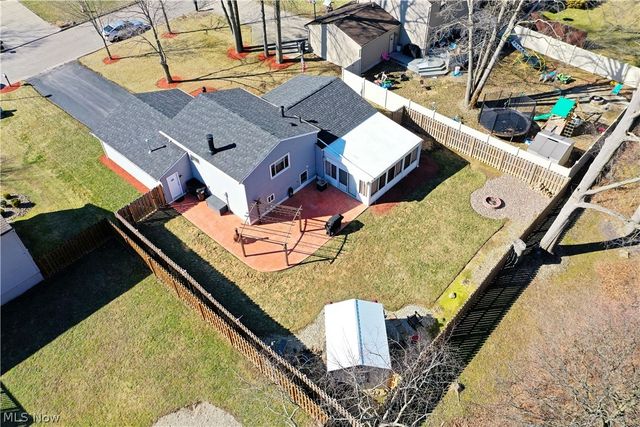 1317 Cedarwood Drive, Mineral Ridge, OH 44440