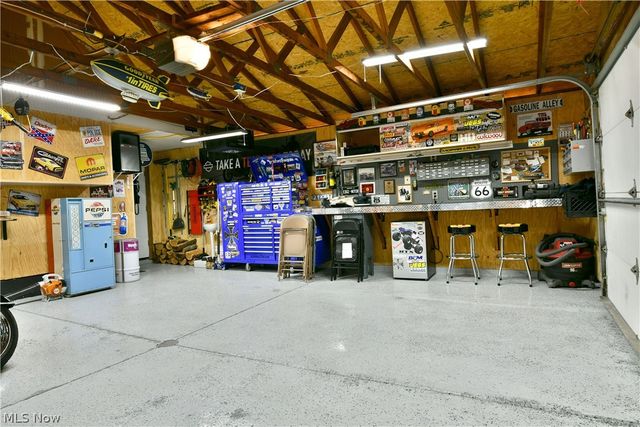 1317 Cedarwood Drive, Mineral Ridge, OH 44440