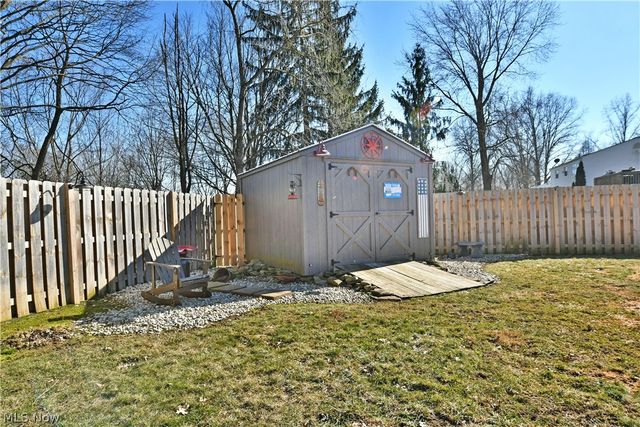 1317 Cedarwood Drive, Mineral Ridge, OH 44440