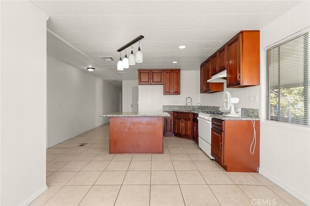 8200 Bolsa 32, Midway City, CA 92655