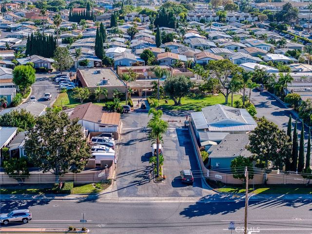 8200 Bolsa 32, Midway City, CA 92655