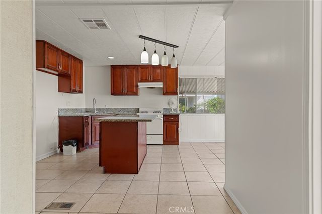 8200 Bolsa 32, Midway City, CA 92655