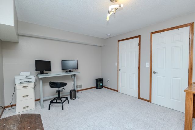 7143 Dakota Drive, West Des Moines, IA 50266