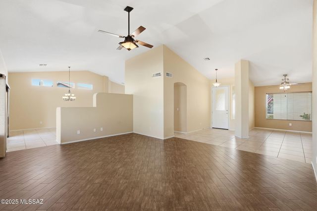 2646 E Barclay Court, Green Valley, AZ 85614
