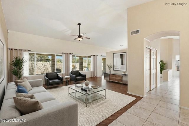 2646 E Barclay Court, Green Valley, AZ 85614