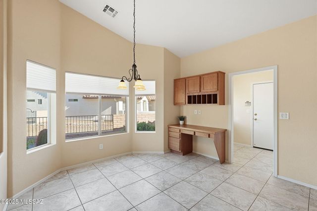 2646 E Barclay Court, Green Valley, AZ 85614